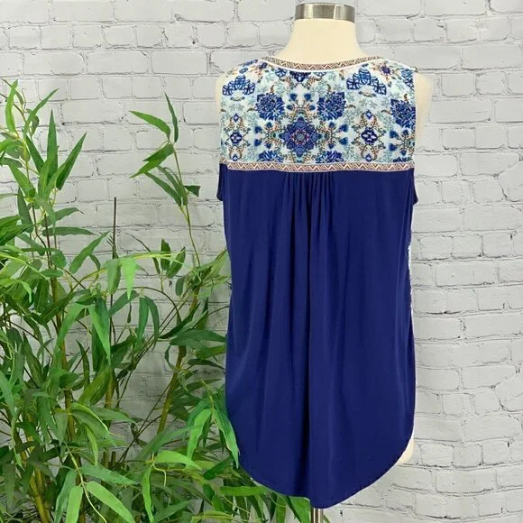 COPY - 🎉A Common Thread Multicolor Floral Tank - Picture 3 of 7